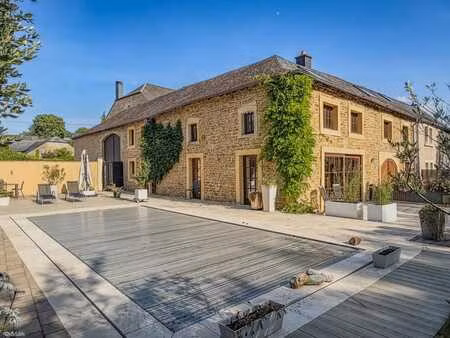 maison 3 chambres + terrasse + piscine et jardin