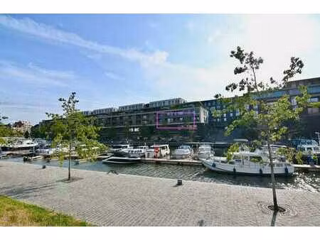 wonen aan het water  midden in het bruisende hart van has...