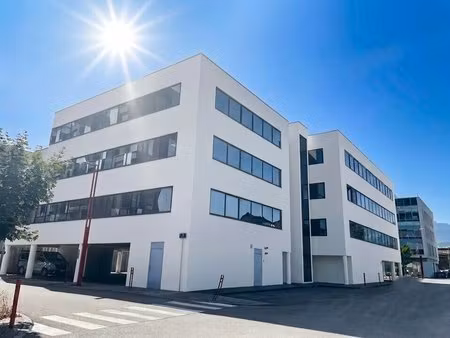 location bureaux 225 m²