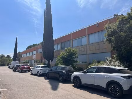 location bureaux 436 m² à 883 m²