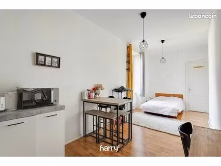 t1 33 m² — cœur de la boucle — 480 cc