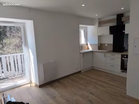appartement t3 rénové avec garage  parking et balcon à davézieux