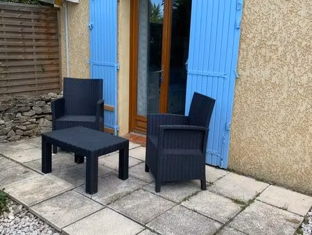 location studio meublé