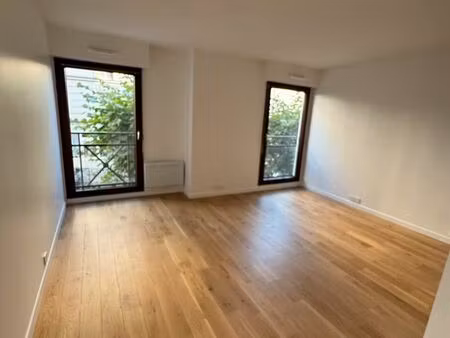 a louer - apparemment 28m² avec cave et parking