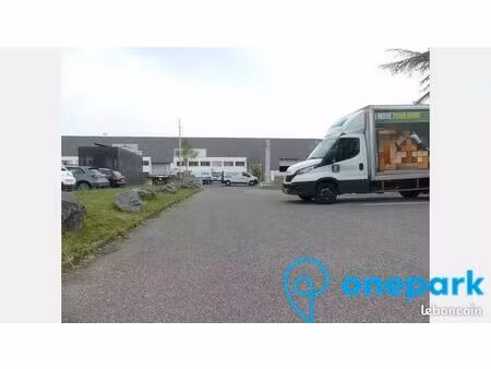 parking/box 12 m² chassieu