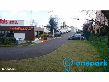 parking/box 12 m² le mans