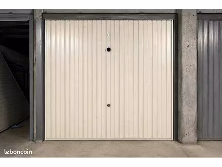 garage fermé place jean macé