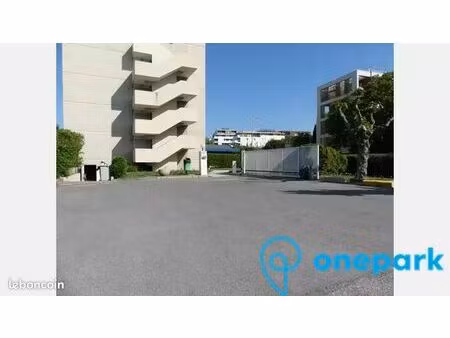 parking/box 12 m² montpellier