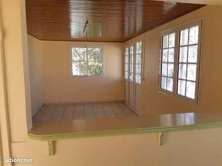 à louer : maison f3 avec garage et – secteur fond d'or (fort-de-france)