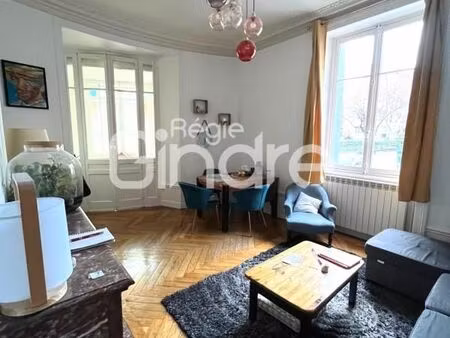appartement 3 pièces 80 m²