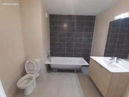appartement 2 pièces 4 m²