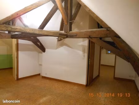 appartement type 3 de 78m2 à bazouges / le loir