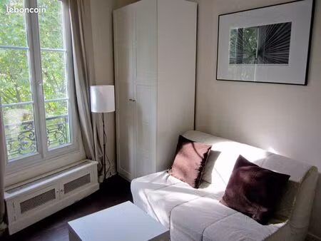 studio meublé montmartre (charges+élect incluses)
