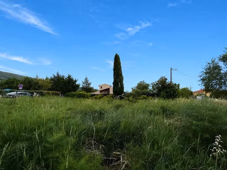 vente terrain 800 m² à draguignan (83300)  160 000 €