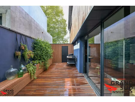 maison contemporaine t4. terrasse. stationnements
