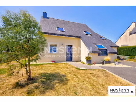 plaintel - une élégante maison familiale au coeur de la commune