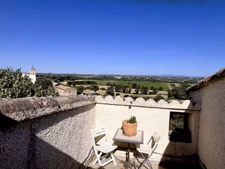 maison de village avec terrasse tropézienne  vue dégagée et fort potentiel – castelnau-de-