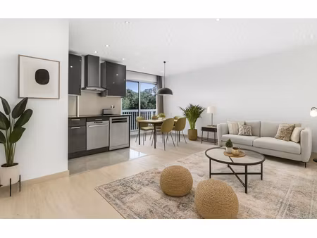 proche saussaye - grand studio - 40 02 m² avec balcon