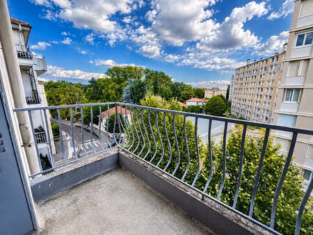 appartement 4 pièces 80.27 m2 - villeurbanne cusset