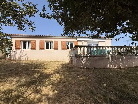 villa de 2002 en centre ville avec jardin