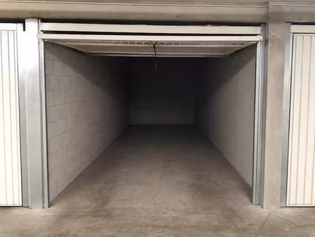 vente parking 25 m² à marseille 6ème (13006)  75 700 €
