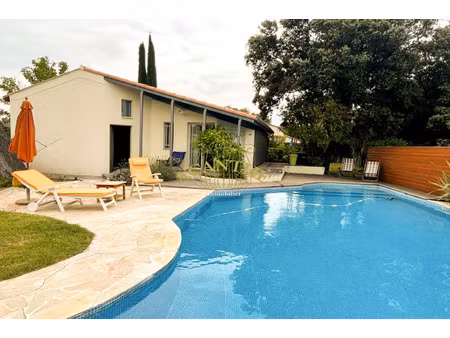 maison de luxe à vendre dans le quartier village