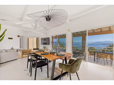 villa de luxe à vendre à coti-chiavari