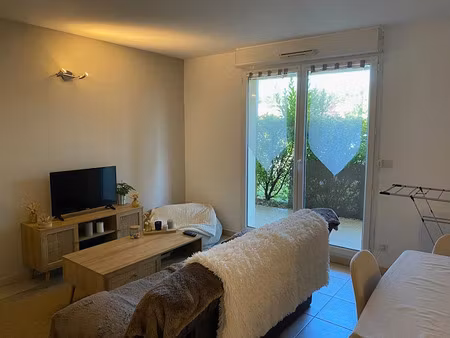 location appartement 2 pièces 41 m² à figeac (46100)  555 €
