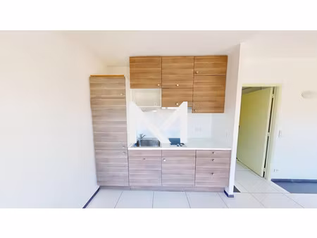 location appartement 1 pièce 30.28 m² à grenoble (38000)  614 €