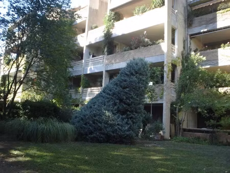 location meublée appartement 1 pièce 18 m² à aix-en-provence (13090)  536 €