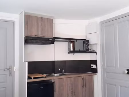 location meublée appartement 1 pièce 13 m² à gentilly (94250)  565 €