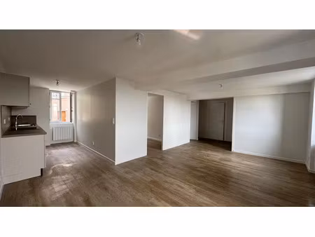 location appartement 4 pièces 76 m² à thiers (63300)  570 €