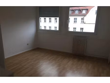 location appartement 2 pièces 40 m² à strasbourg (67000)  670 €