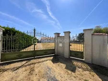 vente maison à challans (85300) : à vendre / 85m² challans
