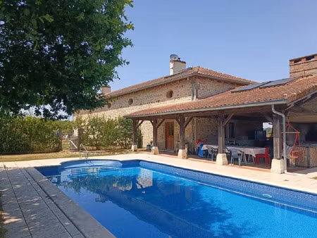 vente maison 8 pièces 240 m² charroux (86250)