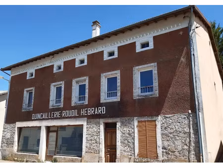 vente maison 8 pièces 150 m² à coucouron (07470)  130 000 €