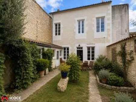 vente maison à luçon (85400) : à vendre / 148m² luçon