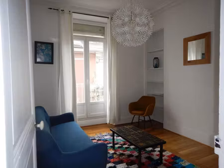 location meublée appartement 2 pièces 44 m² à grenoble (38000)  710 €