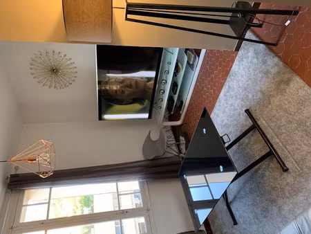 location meublée appartement 2 pièces 40 m² à toulon (83000)  760 €