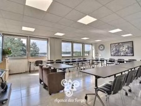 vente bureaux et commerces à nantes (44000) : à vendre / 103m² nantes