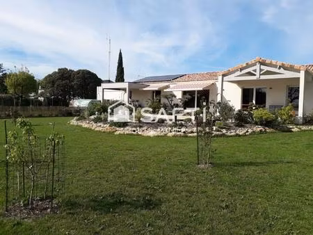 maison moderne 131 m² avec piscine et terrasse.