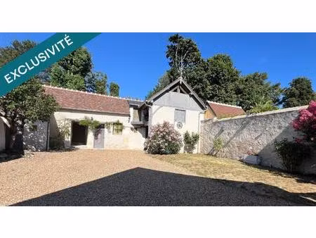 maison de caractère idéalement située à bléré
