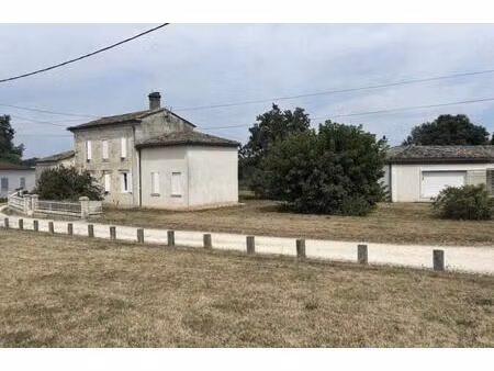 a 7 kms de saint-andré de cubzac  au calme à la lande de fronsac  découvrez cette maison r