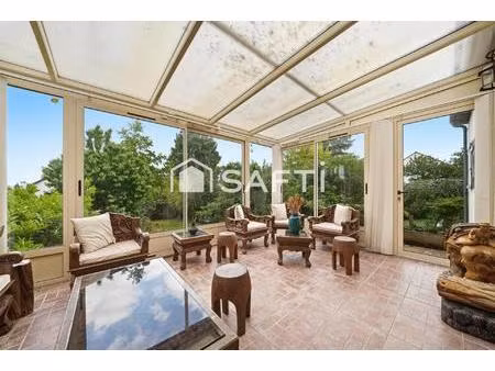 a saisir   pavillon avec jardin  terrasse et véranda à orly