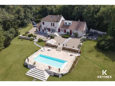 bien d'exception - 5 chambres - 161 m² avec piscine et jacuzzi - un havre de paix au coeur