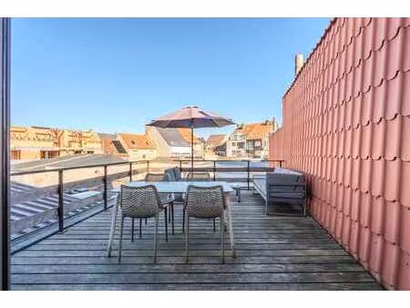 appartement duplex de deux chambres avec terrasse à gistel
