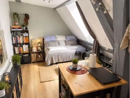 charmant studio meublé de 11 m² – hyper-centre de besançon – idéal étudiant