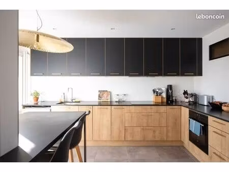 loue appartement 75m² t3 rénové meublé avec terrasse 11m² – métro cuire / hôpital croix-ro