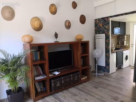 beau studio24 m2 + espace extérieur privé