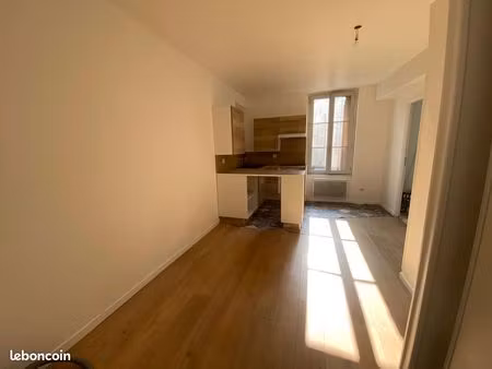 appartement f2 refait à neuf